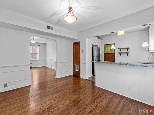 7532 Cromwell Dr. 2N, Clayton, MO 63105