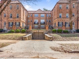 7532 Cromwell Dr. 2N, Clayton, MO 63105