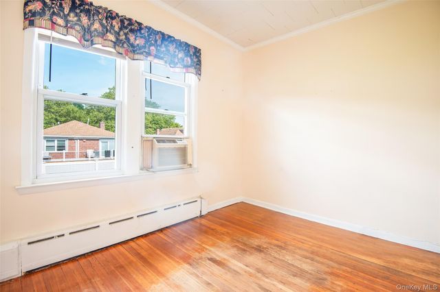 916 Hollywood Avenue, Bronx, NY 10465