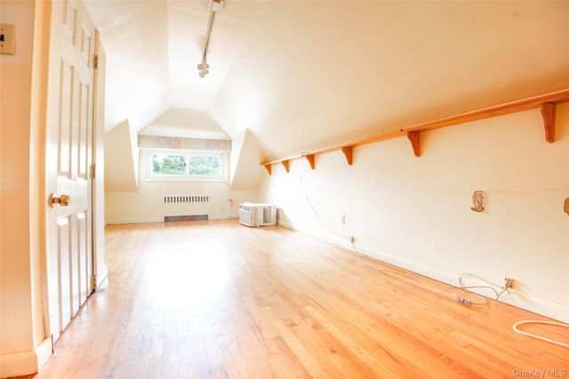 916 Hollywood Avenue, Bronx, NY 10465