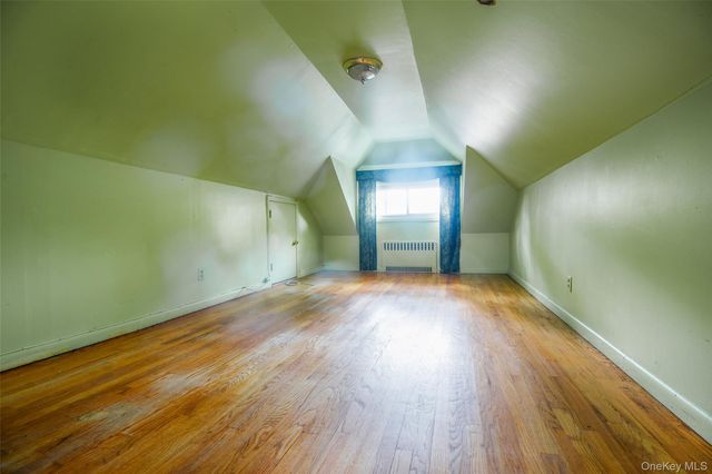 916 Hollywood Avenue, Bronx, NY 10465