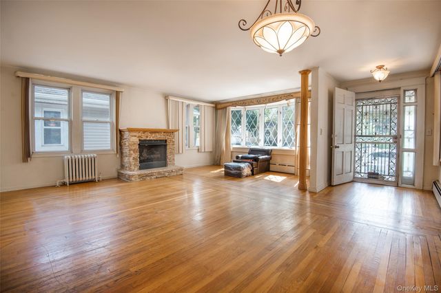 916 Hollywood Avenue, Bronx, NY 10465