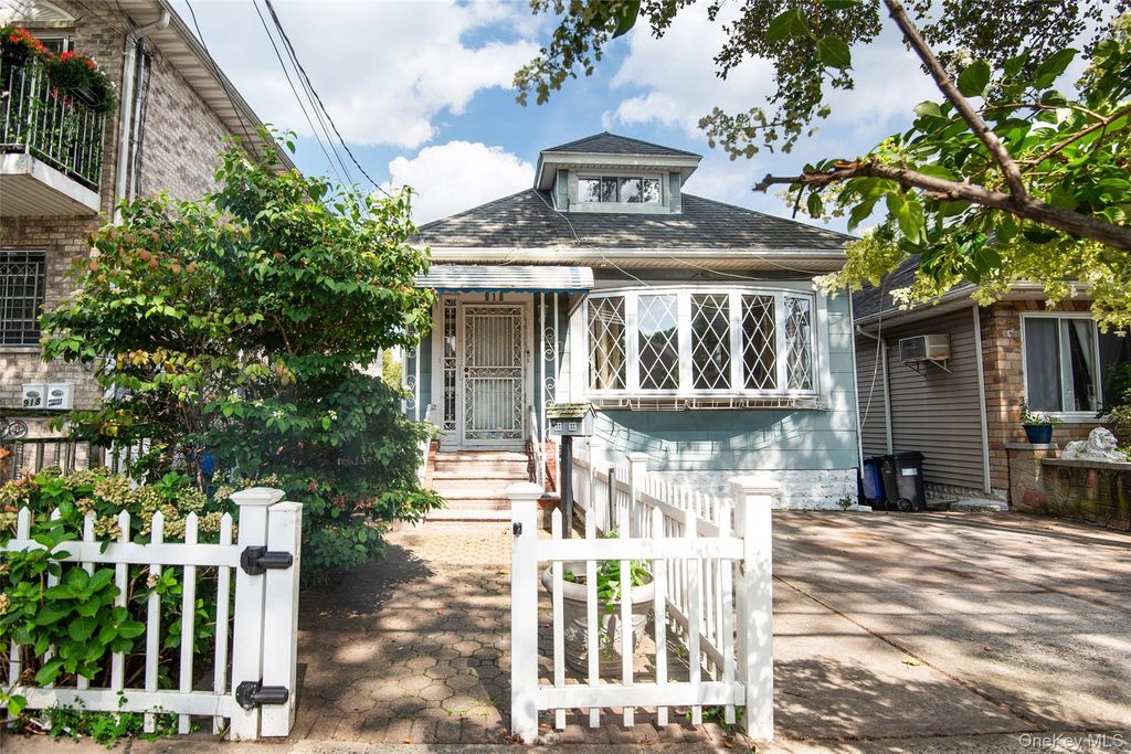 916 Hollywood Avenue, Bronx, NY 10465 — exterior