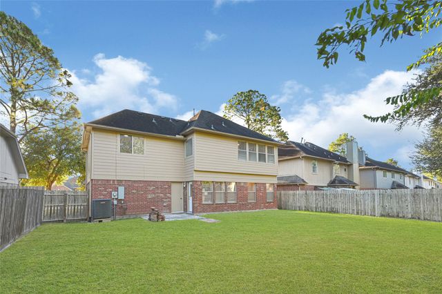 1627 Mabry Mill Road, Houston, TX 77062