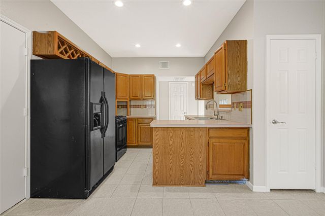 1627 Mabry Mill Road, Houston, TX 77062