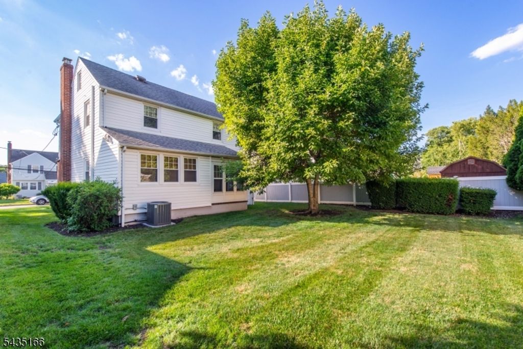 15 Glenwood St, Clifton City, NJ 07013 — photo 2
