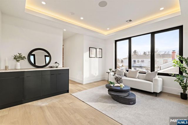 210 Hillcrest Drive, Paramus, NJ 07652