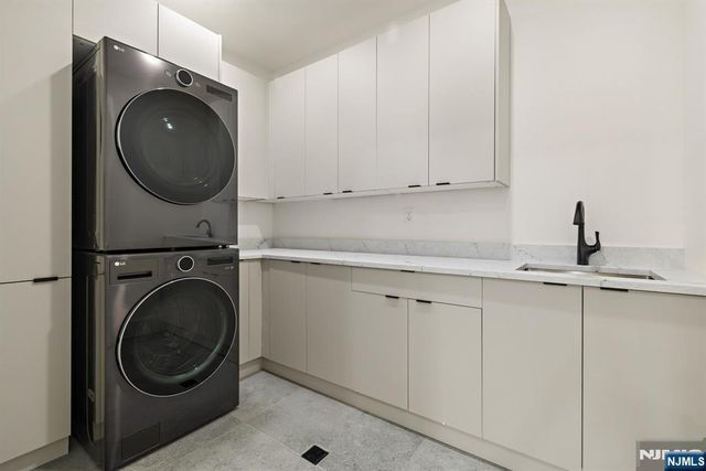 210 Hillcrest Drive, Paramus, NJ 07652