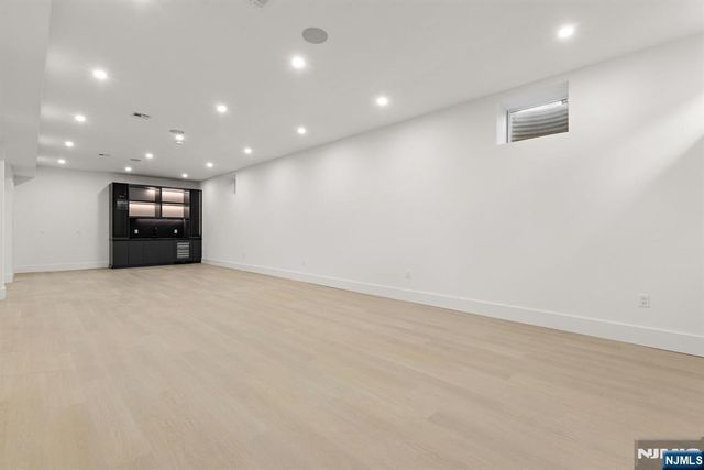 210 Hillcrest Drive, Paramus, NJ 07652