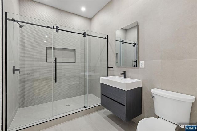 210 Hillcrest Drive, Paramus, NJ 07652