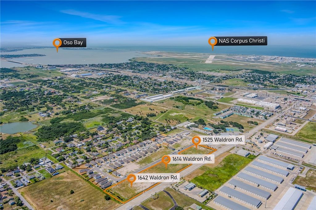 1525 Waldron, Corpus Christi, TX 78418 — photo 4