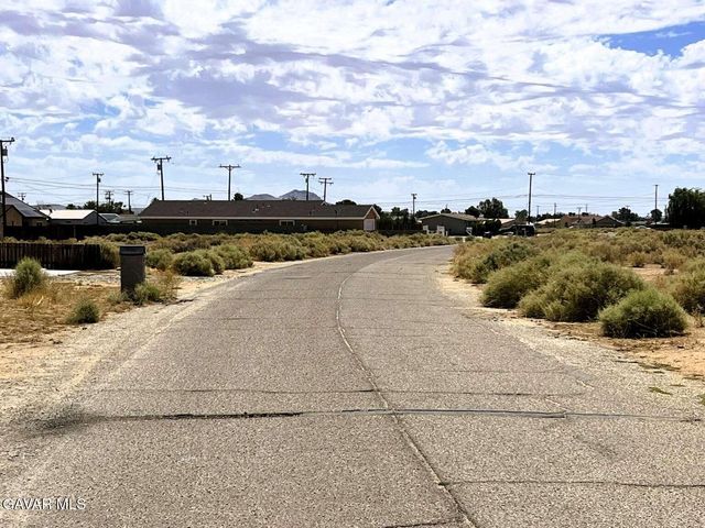 8536 Quezon Avenue, California City, CA 93505