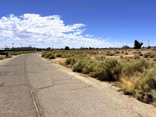 8536 Quezon Avenue, California City, CA 93505