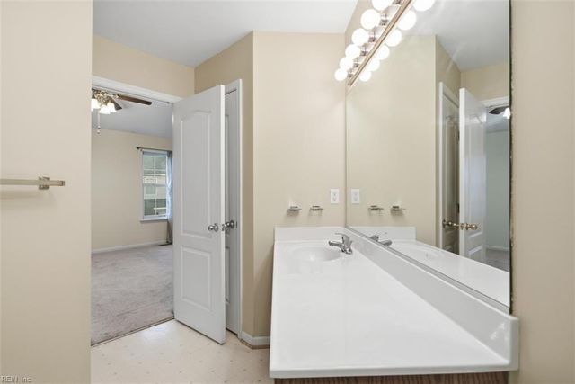 682 Windbrook Circle CIR, Newport News, VA 23602