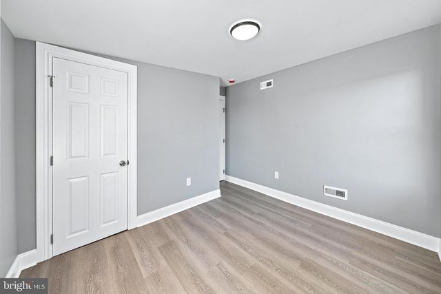 1205 OAK ST, Wilmington, DE 19805