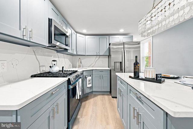 1205 OAK ST, Wilmington, DE 19805