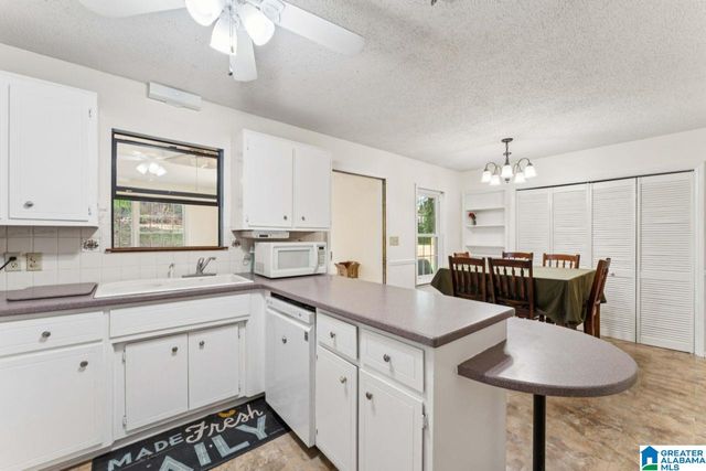 209 ANNETTA CR, Trussville, AL 35173