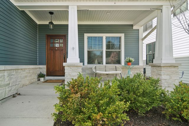 302 N Elm Street, Mount Prospect, IL 60056