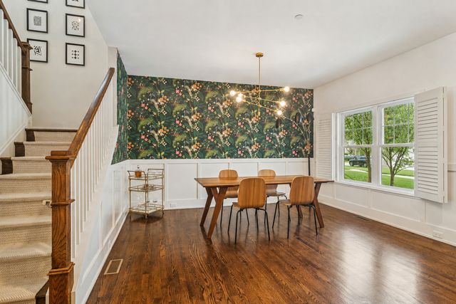 302 N Elm Street, Mount Prospect, IL 60056