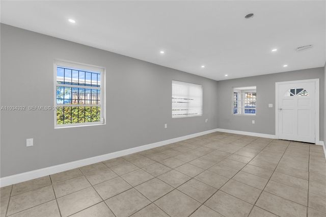 6940 NW 6th Ct, Miami, FL 33150