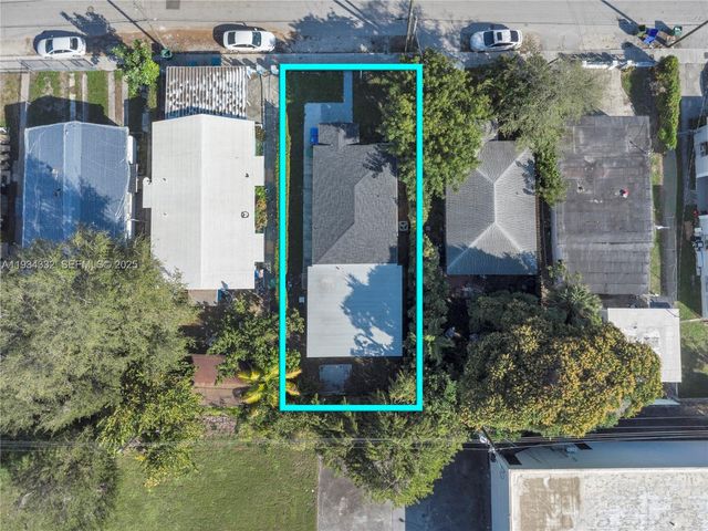 6940 NW 6th Ct, Miami, FL 33150