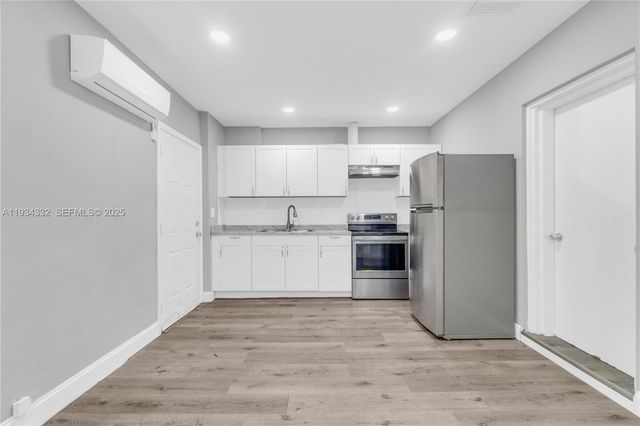 6940 NW 6th Ct, Miami, FL 33150