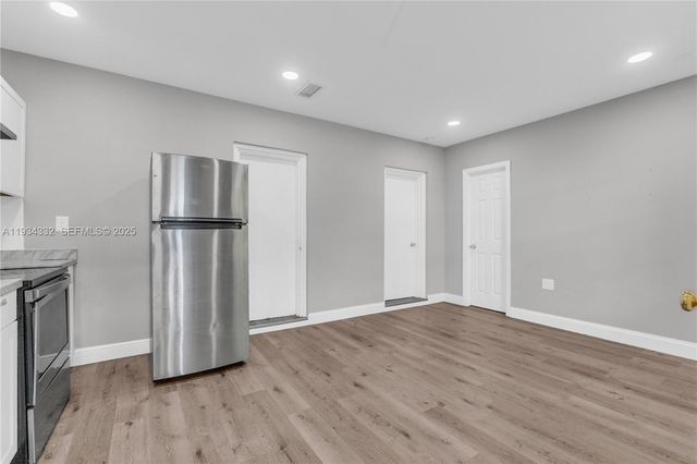 6940 NW 6th Ct, Miami, FL 33150