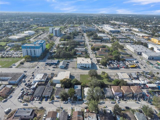 6940 NW 6th Ct, Miami, FL 33150