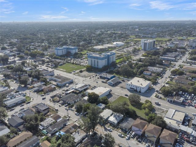 6940 NW 6th Ct, Miami, FL 33150