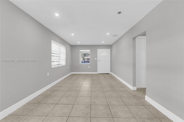 6940 NW 6th Ct, Miami, FL 33150