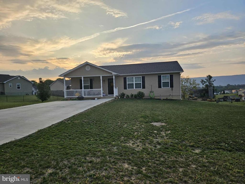 21 LILLEIGH CT, Maurertown, VA 22644