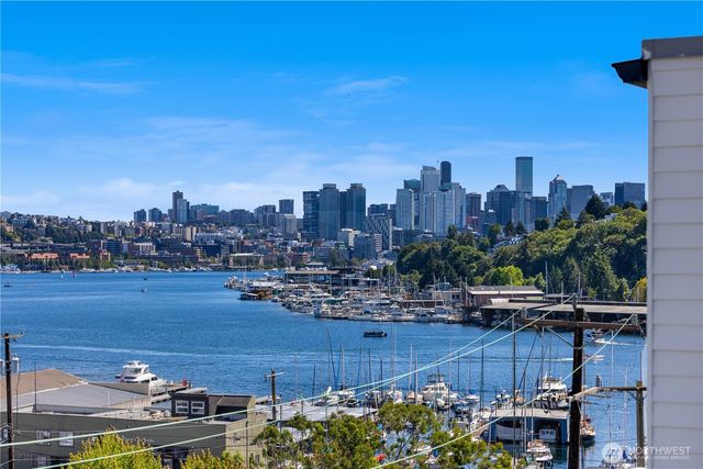 957 N 35th Street, Seattle, WA 98103