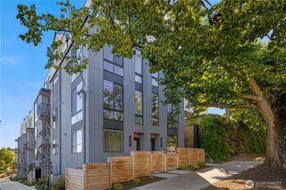 957 N 35th Street, Seattle, WA 98103
