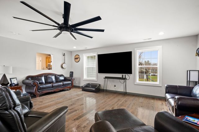 6117 Henry Gower Rd, Pleasant View, TN 37146