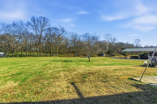 6117 Henry Gower Rd, Pleasant View, TN 37146
