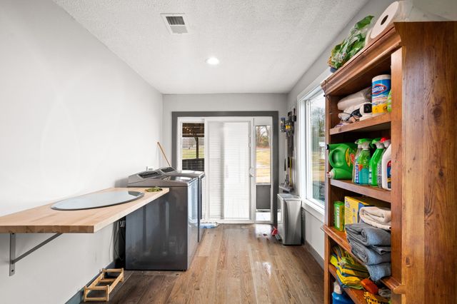 6117 Henry Gower Rd, Pleasant View, TN 37146