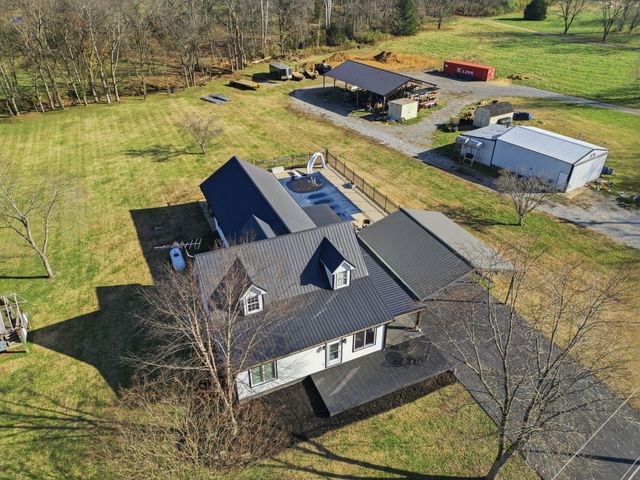 6117 Henry Gower Rd, Pleasant View, TN 37146