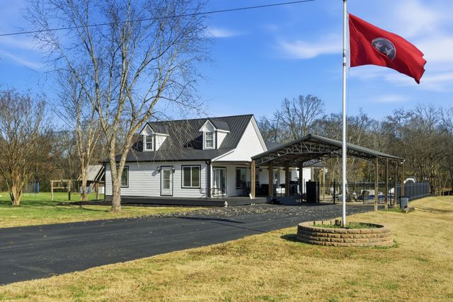 6117 Henry Gower Rd, Pleasant View, TN 37146