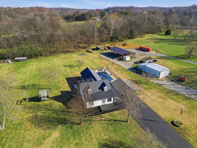 6117 Henry Gower Rd, Pleasant View, TN 37146