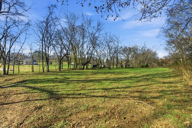 6117 Henry Gower Rd, Pleasant View, TN 37146