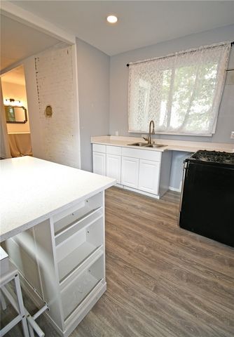 3206 Motor St, Sheraden, PA 15204