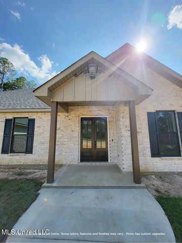 47 Knoll Creek Drive, Carriere, MS 39426