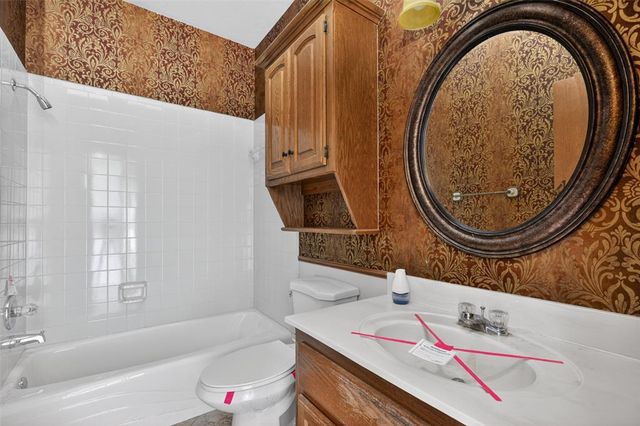 1813 Kingsgate Terrace, Yukon, OK 73099