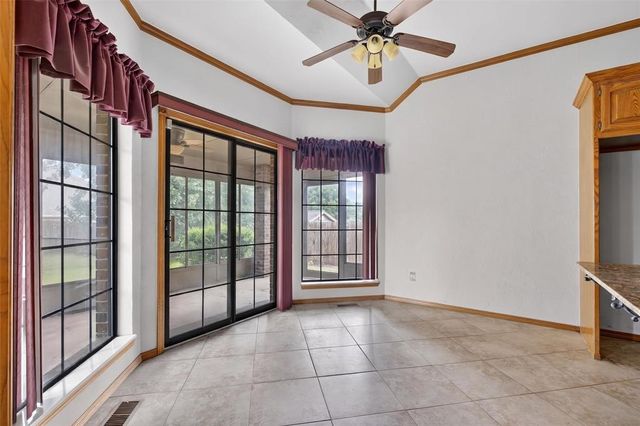 1813 Kingsgate Terrace, Yukon, OK 73099