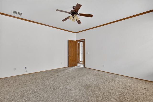 1813 Kingsgate Terrace, Yukon, OK 73099