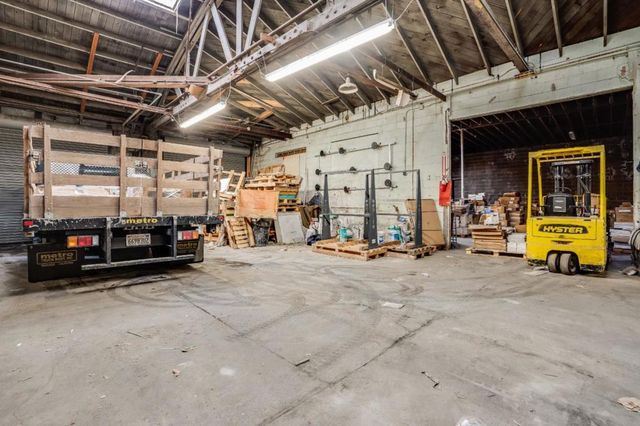 5428 San Pablo Avenue, Oakland, CA 94608