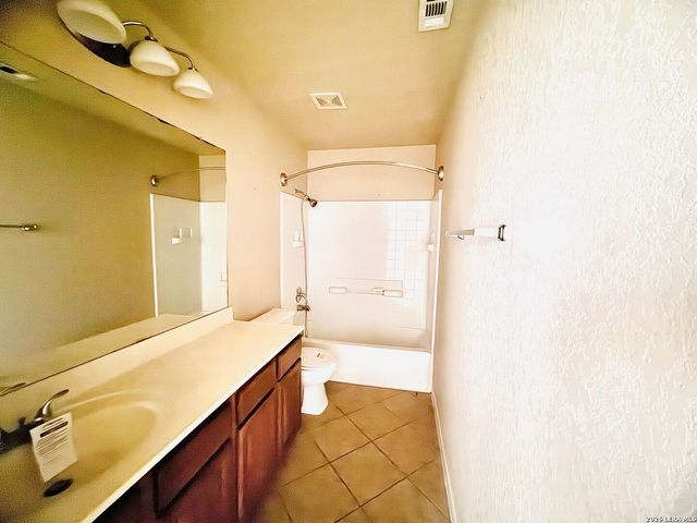 9335 Ingleton, San Antonio, TX 78245