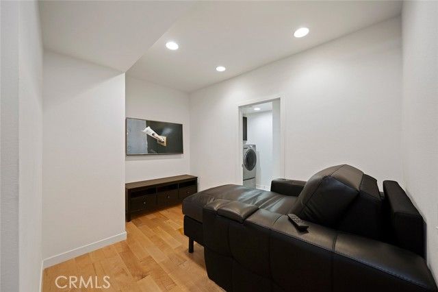 87 Waldorf, Irvine, CA 92612