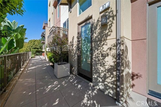 87 Waldorf, Irvine, CA 92612