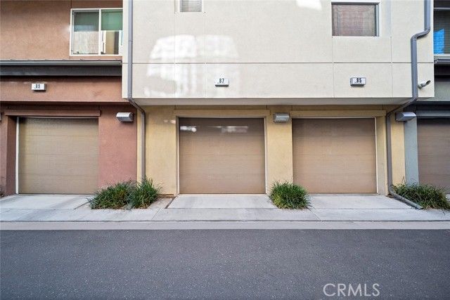 87 Waldorf, Irvine, CA 92612